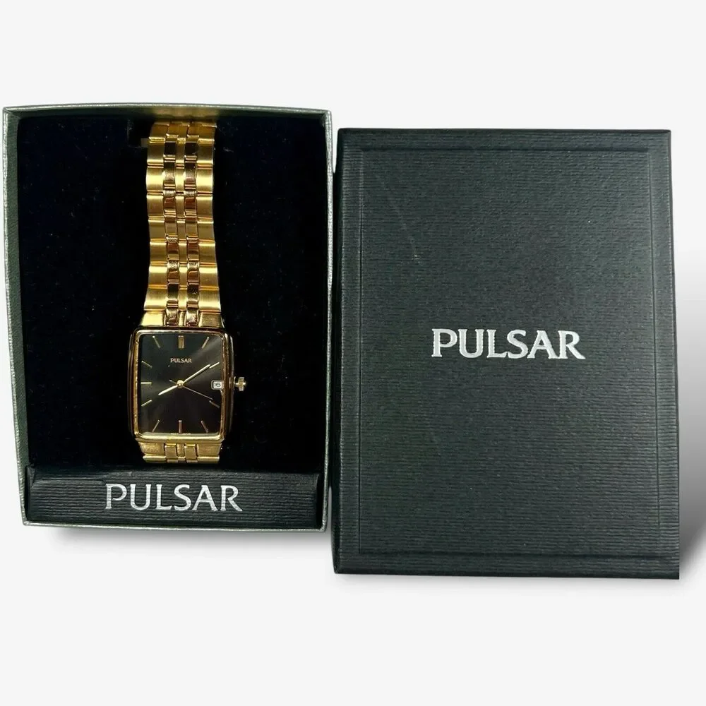 Men's Pulsar rectangular Watch Quartz. Mov't Japan VX32-X154 Gold Black date